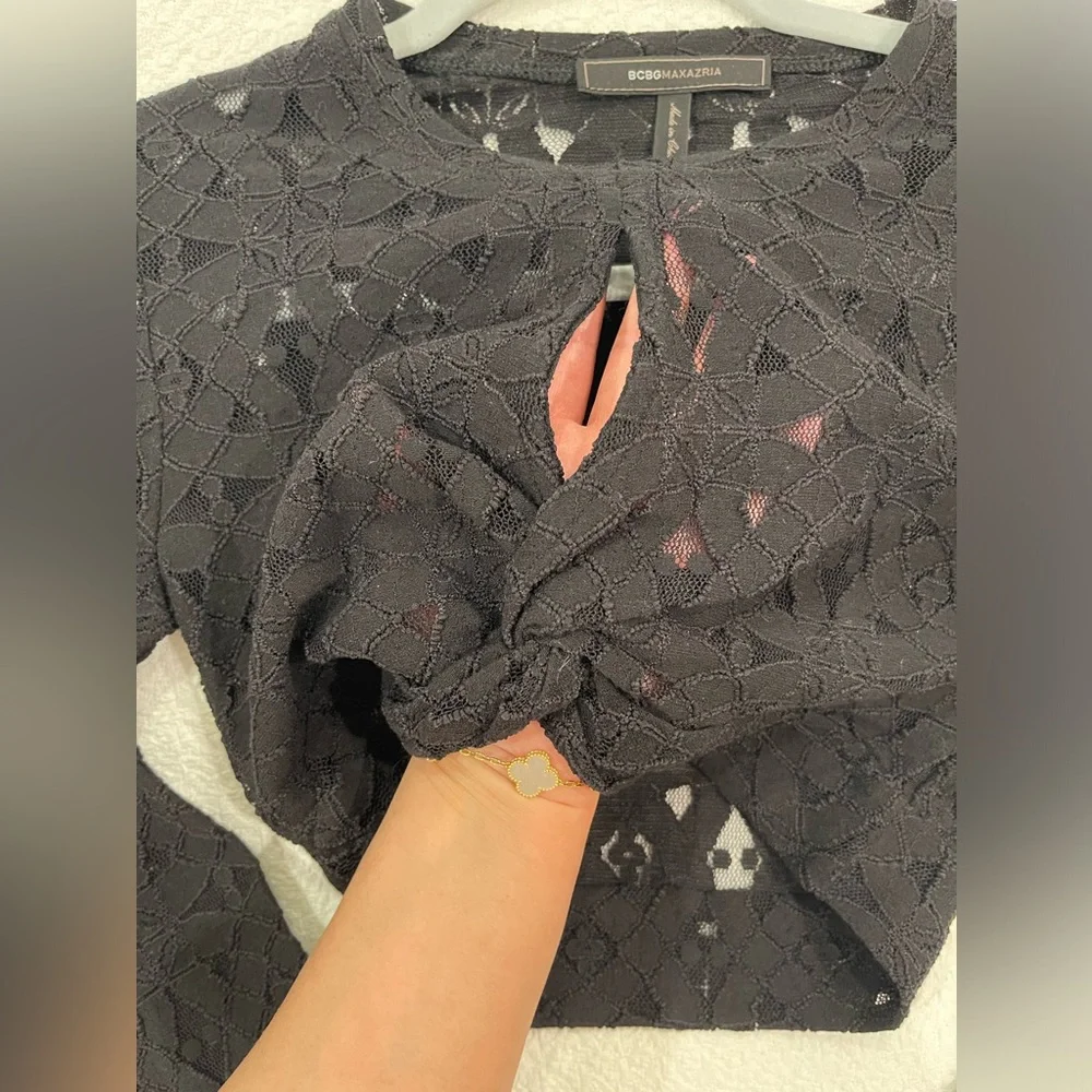 BCBG‎ long sleeve crop top lace XS